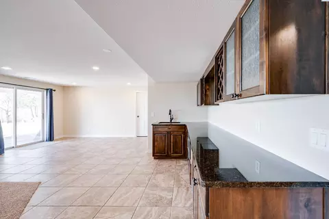 Living - 1105 SW Meyer, Pullman, WA 99163 photo 6 of 7