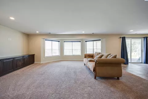 Living - 1105 SW Meyer, Pullman, WA 99163 photo 4 of 7