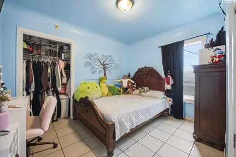 Other - 932 W Agate St, Pasco, WA 99301 photo 2 of 10