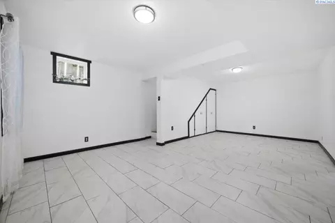 Other - 932 W Agate St, Pasco, WA 99301 photo 7 of 10