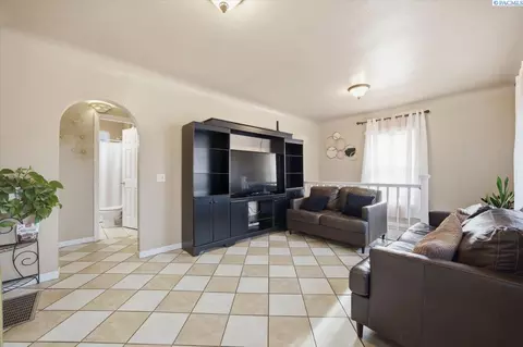 Other - 932 W Agate St, Pasco, WA 99301 photo 1 of 10