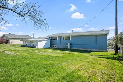 Exterior - 708 S Crestview St, Colfax, WA 99111 photo 2 of 6