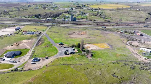 View/Area - 700 Blanton Rd, Eltopia, WA 99330 photo 9 of 9