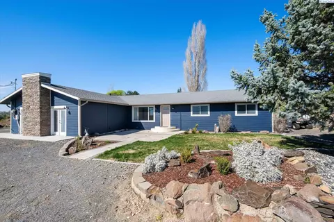 Exterior - 700 Blanton Rd, Eltopia, WA 99330 photo 1 of 4