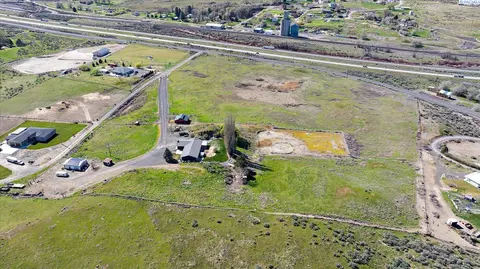 View/Area - 700 Blanton Rd, Eltopia, WA 99330 photo 7 of 9