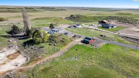 View/Area - 700 Blanton Rd, Eltopia, WA 99330 photo 4 of 9