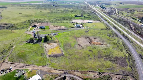 View/Area - 700 Blanton Rd, Eltopia, WA 99330 photo 5 of 9