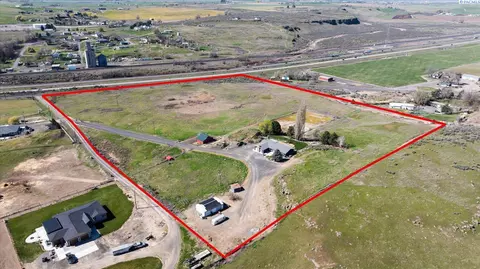 View/Area - 700 Blanton Rd, Eltopia, WA 99330 photo 1 of 9