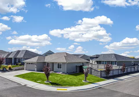 3304 S Zimmerman St, Kennewick, WA 99338