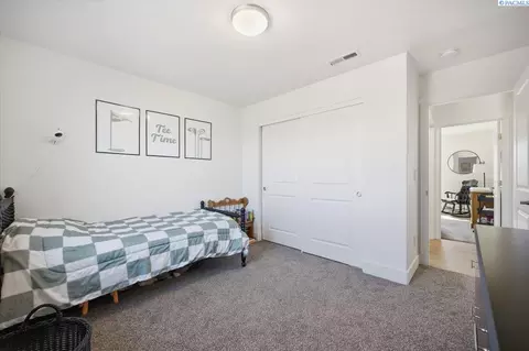 Bedroom - 10609 Silverbright Dr, Pasco, WA 99301 photo 2 of 7