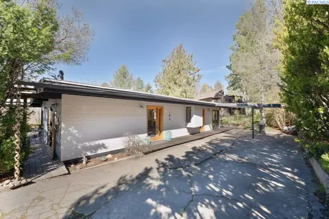 1145 NE Juniper St, Pullman, WA 99163 photo 1