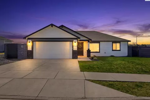 6367 W 30th Pl, Kennewick, WA 99338