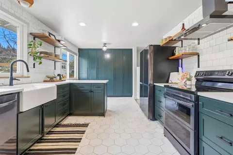 408 N Georgia St, Kennewick, WA 99336