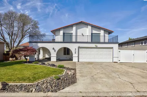 308 Westridge Dr, Grandview, WA 98930