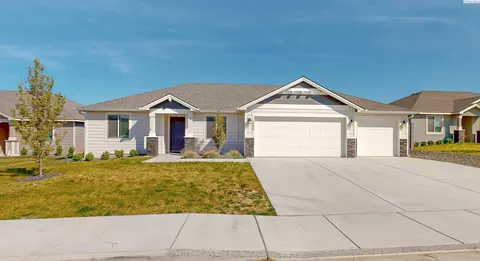 10409 Silverbright Dr, Pasco, WA 99301