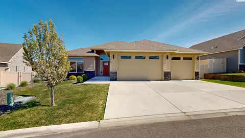 3729 S Van Buren Pl, Kennewick, WA 99338