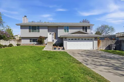 8130 W Entiat Pl, Kennewick, WA 99336