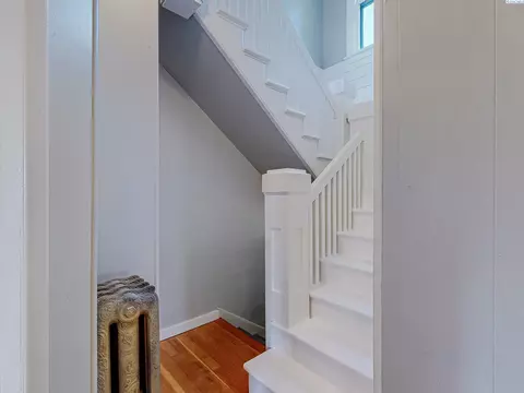 Entry Way - 1905 SE Johnson Ave, Pullman, WA 99163 photo 1 of 2
