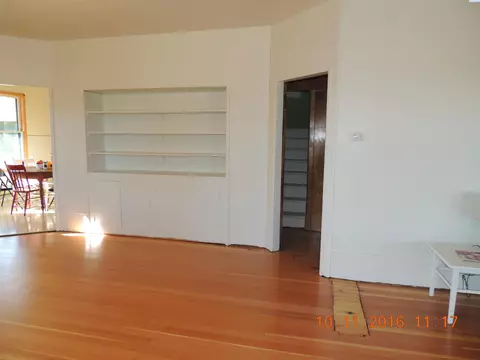 Living - 1905 SE Johnson Ave, Pullman, WA 99163 photo 2 of 4