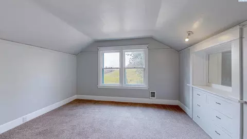 Bedroom - 1905 SE Johnson Ave, Pullman, WA 99163 photo 2 of 9