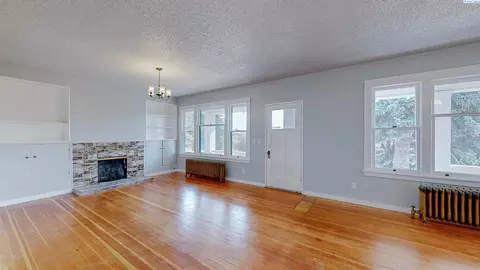 Living - 1905 SE Johnson Ave, Pullman, WA 99163 photo 1 of 6