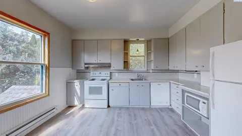 Kitchen - 1905 SE Johnson Ave, Pullman, WA 99163 photo 1 of 1