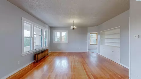 Living - 1905 SE Johnson Ave, Pullman, WA 99163 photo 3 of 6