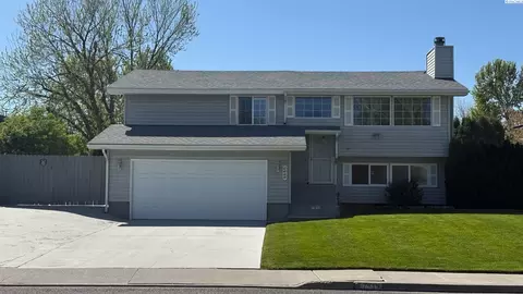 7919 W Deschutes Ave, Kennewick, WA 99336