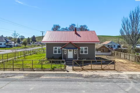 211 G St, Endicott, WA 99125