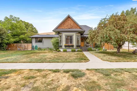 218 W Dayton Ave, Dayton, WA 99328