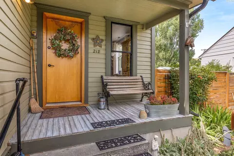 218 W Dayton Ave, Dayton, WA 99328