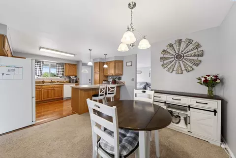 Dining - 2603 N Rd 56, Pasco, WA 99301 photo 2 of 3