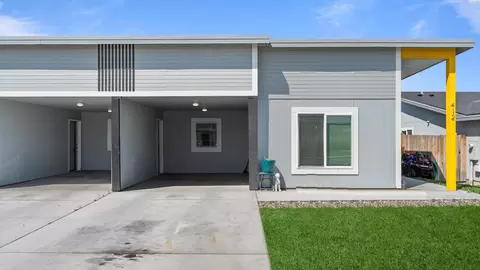 412 Whitefish Ln, Pasco, WA 99301
