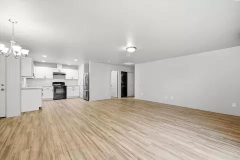 Living - 412 Whitefish Ln, Pasco, WA 99301 photo 1 of 3