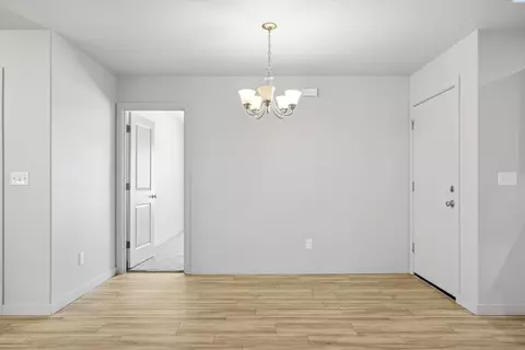 Dining - 412 Whitefish Ln, Pasco, WA 99301 photo 1 of 1