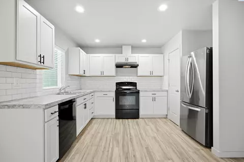 Kitchen - 412 Whitefish Ln, Pasco, WA 99301 photo 1 of 3
