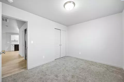 Bedroom - 412 Whitefish Ln, Pasco, WA 99301 photo 4 of 6