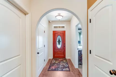 Entry Way - 107 Windsor Ln, Pasco, WA 99301 photo 1 of 2