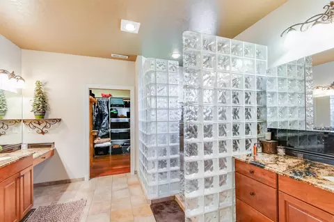 Bath - 107 Windsor Ln, Pasco, WA 99301 photo 2 of 2