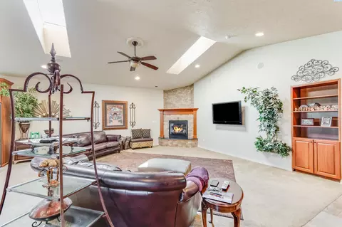 Other - 107 Windsor Ln, Pasco, WA 99301 photo 4 of 8