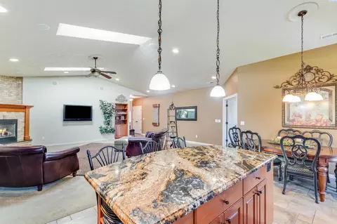 Kitchen - 107 Windsor Ln, Pasco, WA 99301 photo 4 of 5