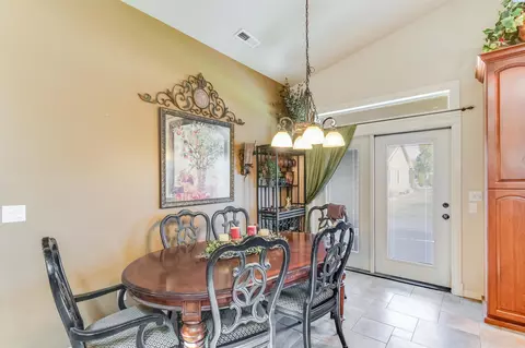 Dining - 107 Windsor Ln, Pasco, WA 99301 photo 1 of 1