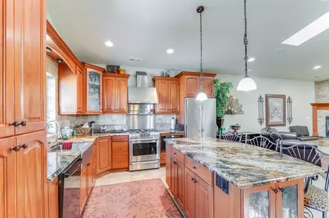 Kitchen - 107 Windsor Ln, Pasco, WA 99301 photo 3 of 5