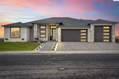 7354 W 22nd Ave, Kennewick, WA 99338