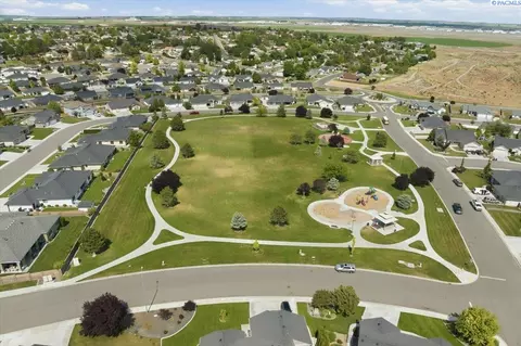 View/Area - 4702 Cathedral Dr, Pasco, WA 99301 photo 3 of 5