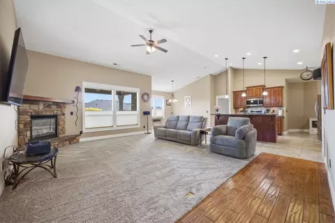 Living - 4702 Cathedral Dr, Pasco, WA 99301 photo 1 of 3