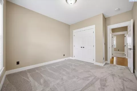 Bedroom - 4702 Cathedral Dr, Pasco, WA 99301 photo 3 of 7
