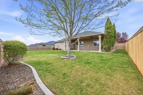 Exterior - 4702 Cathedral Dr, Pasco, WA 99301 photo 3 of 6