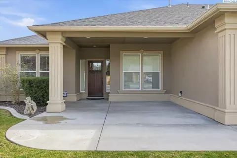 Exterior - 4702 Cathedral Dr, Pasco, WA 99301 photo 2 of 6