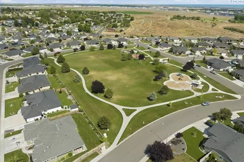 View/Area - 4702 Cathedral Dr, Pasco, WA 99301 photo 4 of 5